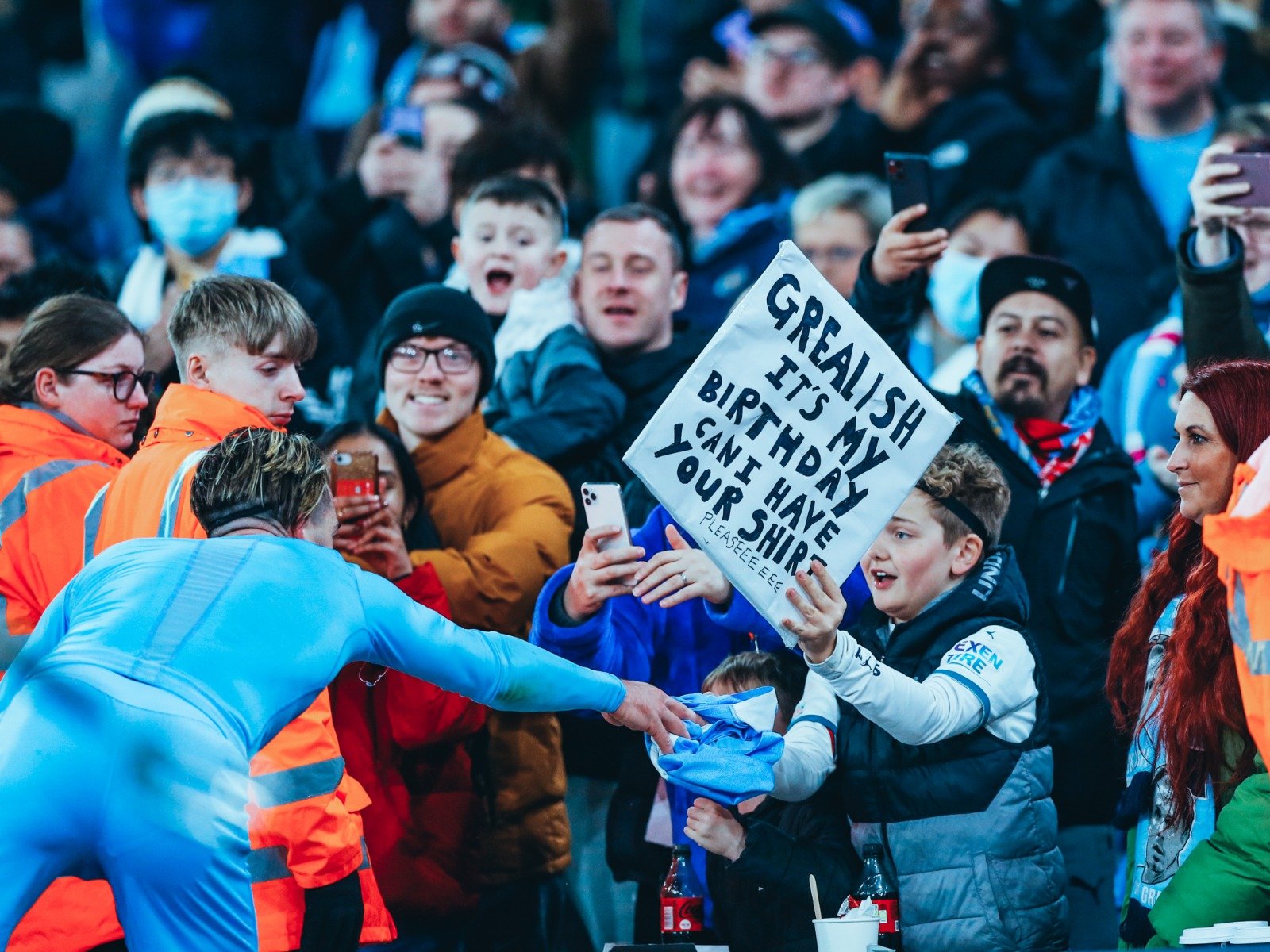 然以团队合 然以团队合