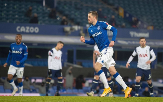 利用跑位和 利用跑位和